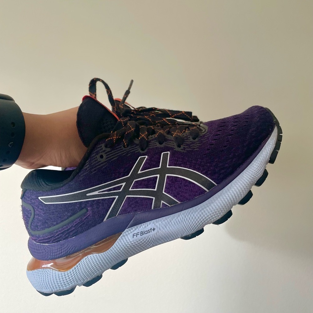 ASICS GEL-NIMBUS 24 Trail Running Sneakers